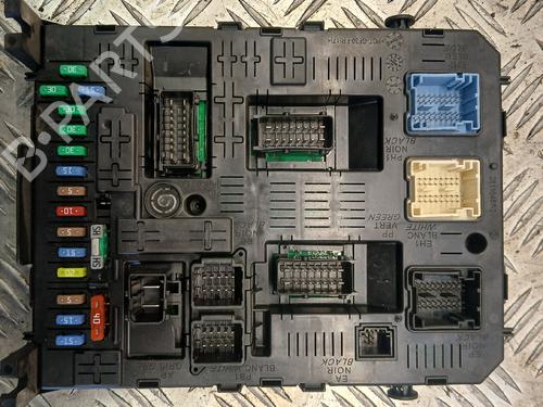 Used Fuse box Fuse box 38596109 38596109