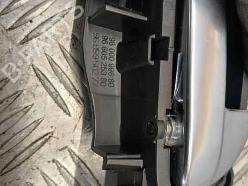 Used Front left interior door handle Front left interior door handle 38976946 38976946