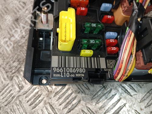 Used Fuse box Fuse box 37370584 37370584