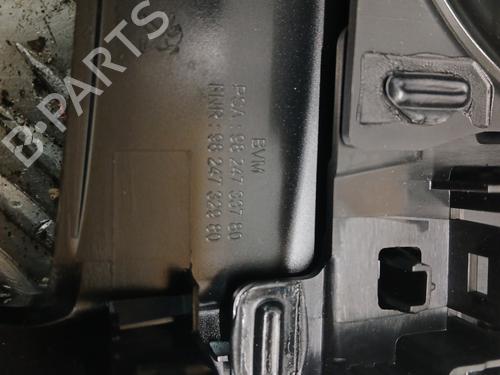 Console centrale Console centrale PEUGEOT 208 II (UB_, UP_, UW_, UJ_) [2019-2026] 37369430 37369430