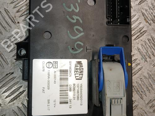 Used Fuse box Fuse box 37370286 37370286