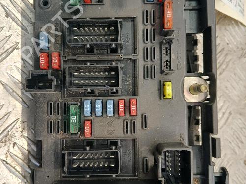 fuse-box-peugeot-206-hatchback-2ac-1998-1999-2000-2001-2002-2003-2004-2005-2006-2007-2008-2009-2010-2011-2012-37766735 main image