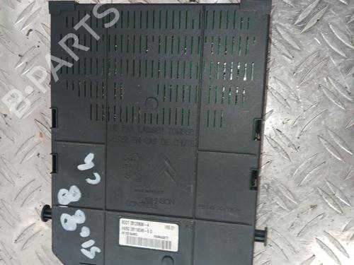 Used Fuse box Fuse box 37359811 37359811