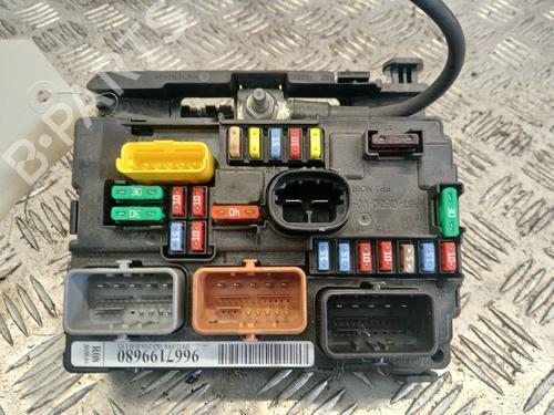 Used Fuse box Fuse box 37374918 37374918