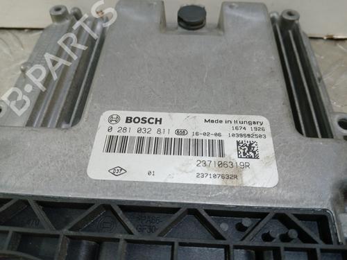 engine-control-unit-ecu-renault-clio-iii-grandtour-kr01_-2007-37363595 main image