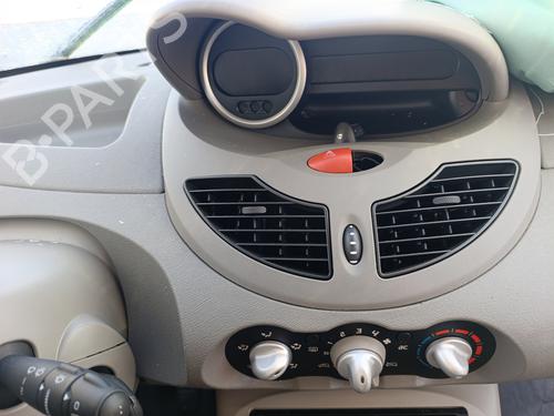 Brugte RENAULT TWINGO II (CN0_) 1.5 dCi (CN0E) 4896077