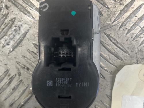 Switch OPEL MERIVA B MPV (S10) 1.7 CDTI (75) | BP38186662I30 - Image 2