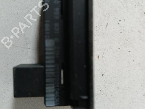 switch-vw-passat-b7-variant-365-2010-2011-2012-2013-2014-2015-37362769 main image