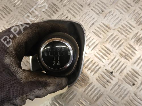 shift-knob-opel-corsa-d-s07-2006-2007-2008-2009-2010-2011-2012-2013-2014-2015-37374321 main image
