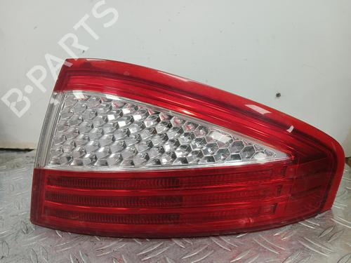 right-taillight-ford-mondeo-iv-ba7-2007-2008-2009-2010-2011-2012-2013-2014-2015-37366822 main image
