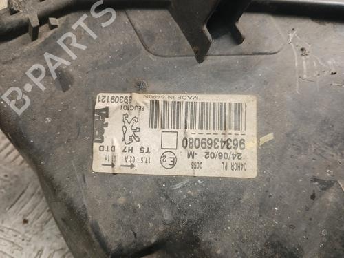 right-headlight-peugeot-307-3ac-2000-2001-2002-2003-2004-2005-2006-2007-2008-2009-2010-2011-2012-37373617 main image