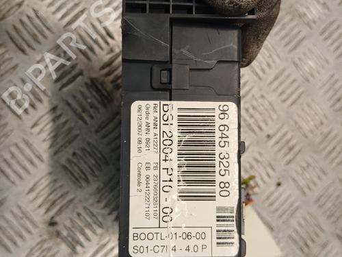 Used Fuse box Fuse box 39606793 39606793
