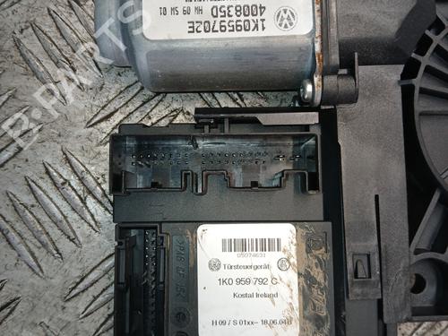 Right front window motor VW GOLF V (1K1) | BP37368655E20 - Image 3