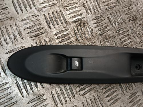 Used Right front window switch Right front window switch 37370515 37370515