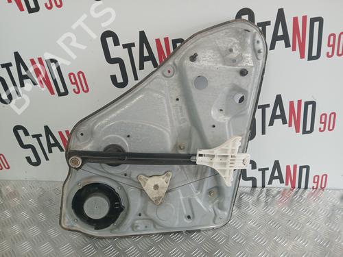 Rudehejsemekanisme Højre bagtil Rudehejsemekanisme Højre bagtil VW PASSAT B5.5 Variant (3B6) 1.8 T 20V (150 hp) 37367473 37367473