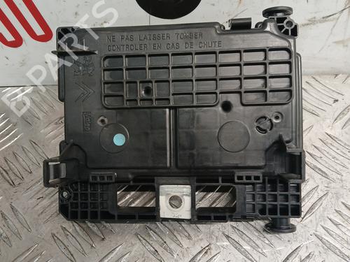 Used Fuse box Fuse box 37370347 37370347