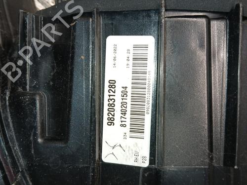 right-taillight-ds-ds-3-ds-3-crossback-ur_-uc_-uj_-2018-37371805 main image