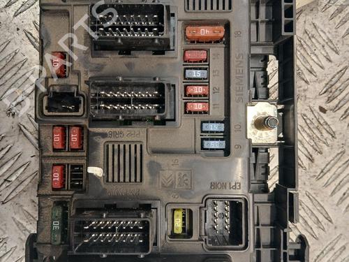 Used Fuse box Fuse box 39426316 39426316
