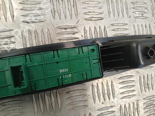 Used Left front window switch Left front window switch 37374580 37374580