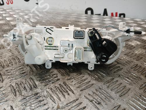 climate-control-renault-clio-iv-bh_-2012-2013-2014-2015-2016-2017-2018-2019-2020-2021-37369561 main image