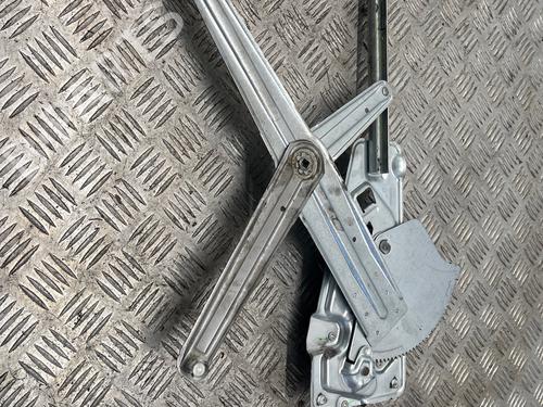 Used Front left window mechanism Front left window mechanism RENAULT TWINGO I (C06_) [1993-2012] 39702454 39702454
