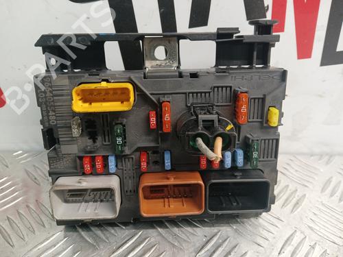 Used Fuse box Fuse box 37369144 37369144
