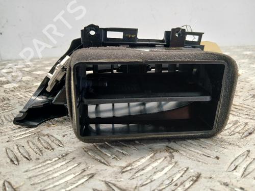 air-vent-fiat-tipo-hatchback-356_-357_-2016-38456502 main image