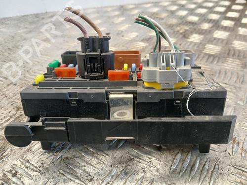 Used Fuse box Fuse box 37375812 37375812