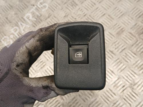 Used Right front window switch Right front window switch DACIA SANDERO II TCe 90 (B8M1, B8MA, B8AC) (90 hp) 39631238 39631238