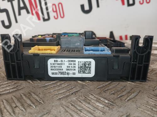 Fuse box CITROËN C3 III (SX) 1.2 VTi 68 | BP37372665E1 - Image 3