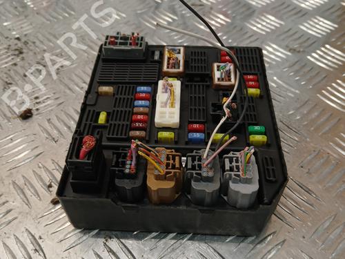 fuse-box-renault-scenic-iii-jz01_-2008-2009-2010-2011-2012-2013-2014-2015-2016-37368643 main image