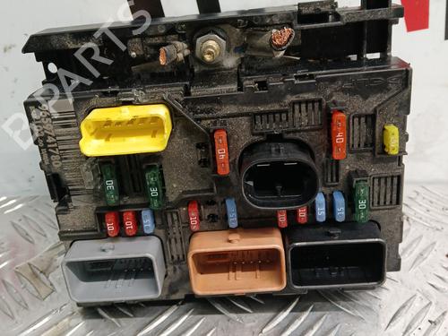 Used Fuse box Fuse box 37369413 37369413