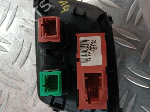 switch-citroen-ds4-nx_-2011-2012-2013-2014-2015-37365108 main image