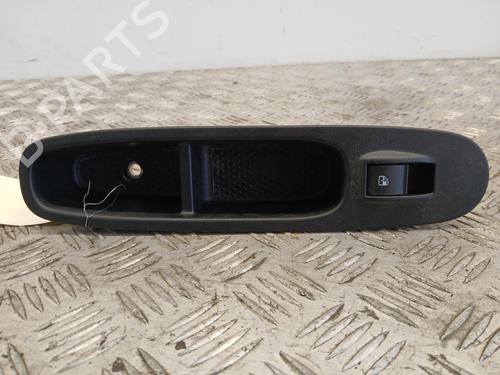 Used Right front window switch Right front window switch 38424090 38424090