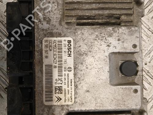 engine-control-unit-ecu-peugeot-206-sw-2ek-2002-39993003 main image