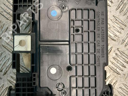 Used Fuse box Fuse box 39426328 39426328