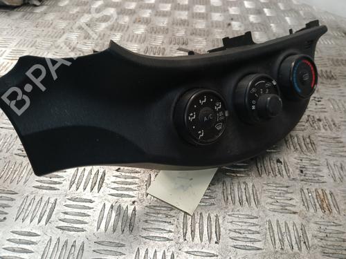 climate-control-toyota-yaris-_p13_-2010-2011-2012-2013-2014-2015-2016-2017-2018-2019-2020-37368499 main image