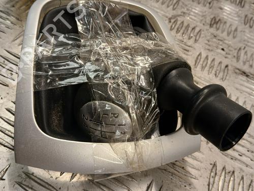 shift-knob-renault-megane-iii-hatchback-bz01_-b3_-2008-37371117 main image