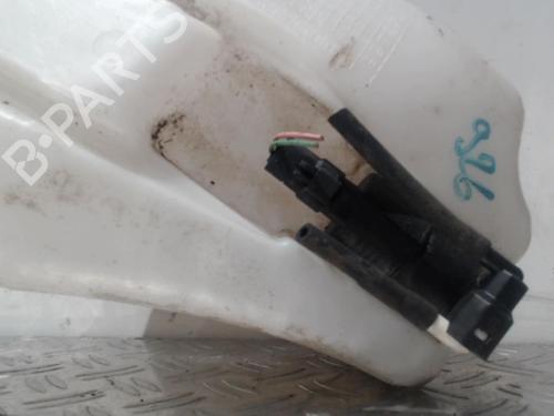 windscreen-washer-tank-citroen-c2-jm_-2003-2004-2005-2006-2007-2008-2009-2010-2011-2012-2013-2014-2015-2016-2017-37356449 main image