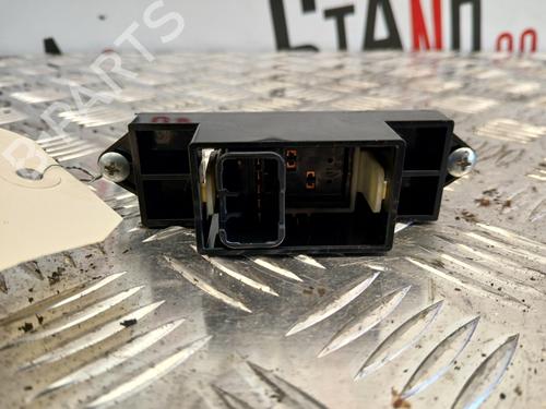 Used Right front window switch Right front window switch 37373199 37373199