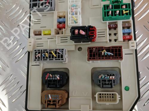 fuse-box-renault-zoe-bfm_-2012-37367104 main image