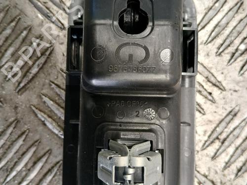 Used Interior handle Interior handle PEUGEOT 3008 II SUV (MC_, MR_, MJ_, M4_) 1.2 THP/ PureTech 130 (MRHNSM, MRHNSU, MRHNSJ, MRHNYW,... (131 hp) 40058728 40058728