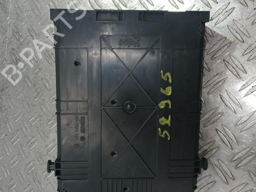 Used Fuse box Fuse box 37364691 37364691