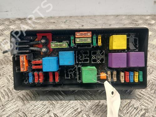 Used Fuse box Fuse box 39426296 39426296
