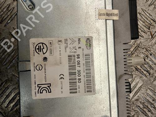 Used Radio Radio 37452040 37452040