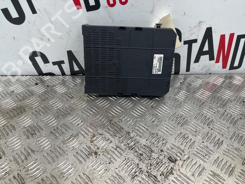 Used Fuse box Fuse box 37373499 37373499