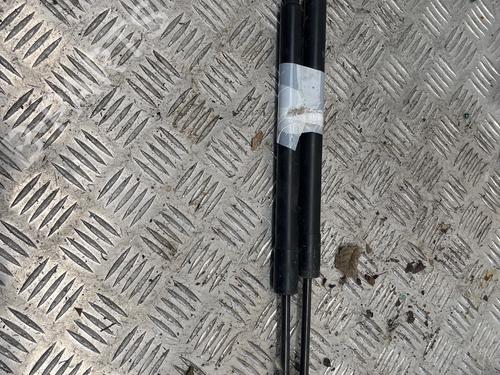tailgate-lift-support-renault-clio-iv-bh_-2012-2013-2014-2015-2016-2017-2018-2019-2020-2021-37362617 main image