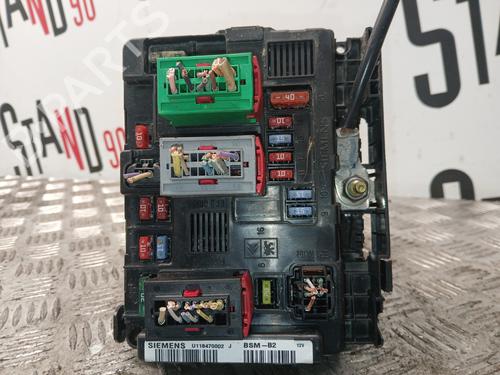 Used Fuse box Fuse box 37371182 37371182