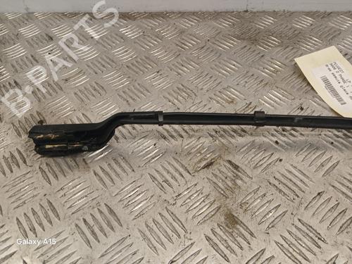 Used Front windshield wiper arm Front windshield wiper arm PEUGEOT 3008 II SUV (MC_, MR_, MJ_, M4_) 1.5 BlueHDi 130 (131 hp) 38004709 38004709