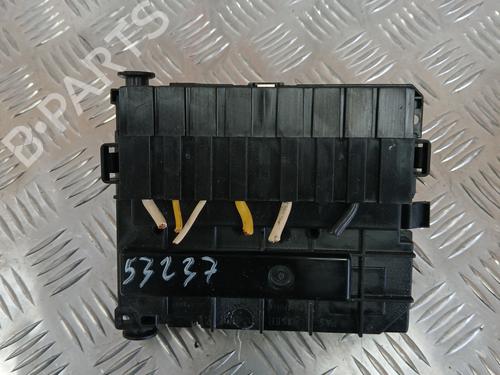 Used Fuse box Fuse box 37367856 37367856